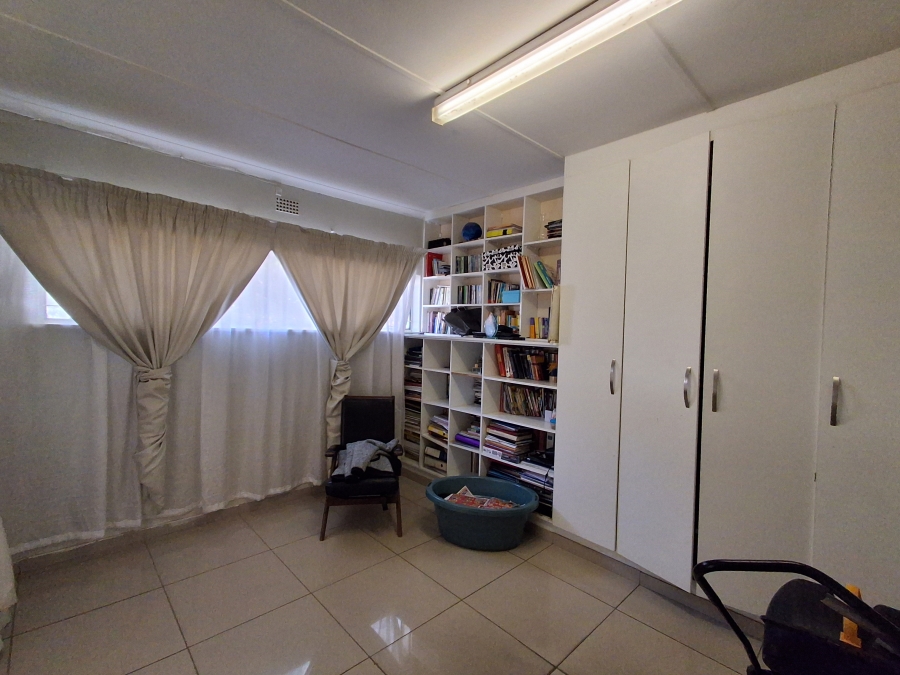 4 Bedroom Property for Sale in Flamwood North West